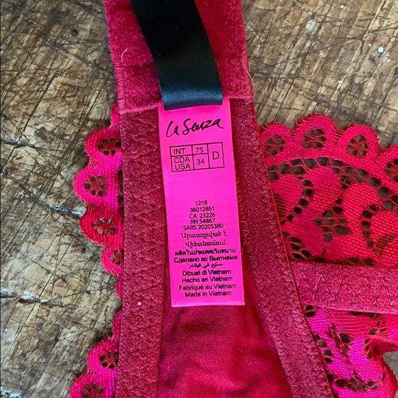 La Senza laced unlined bra💕 - Picture 6 of 7